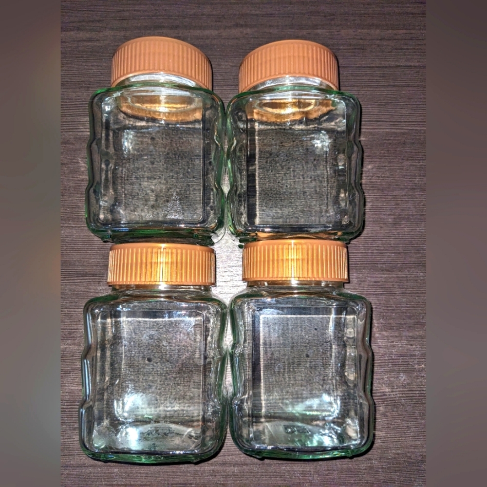 4 Glass Jars with Lids